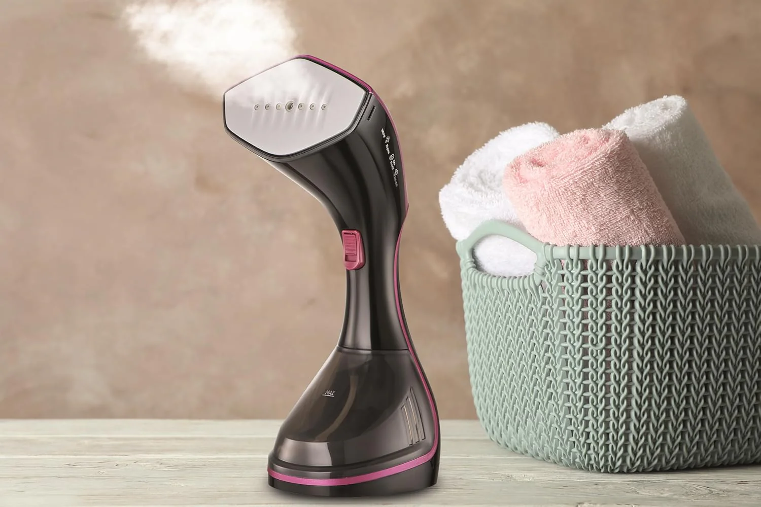Black & Decker Portable Digital Handheld Garment Steamer 1600W | Black - Image 9
