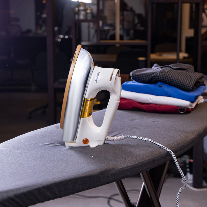 Geepas 1200W Dry Iron | Teflon Soleplate, Auto Shut-Off - Image 5