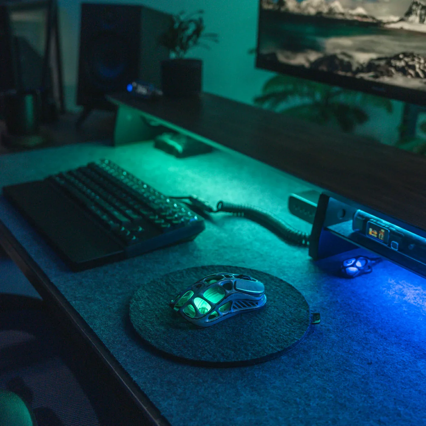 GravaStar Mercury M1 Pro Wireless Gaming Mouse - Battle Worn Silver Mist Version with 4K Dongle - Image 3