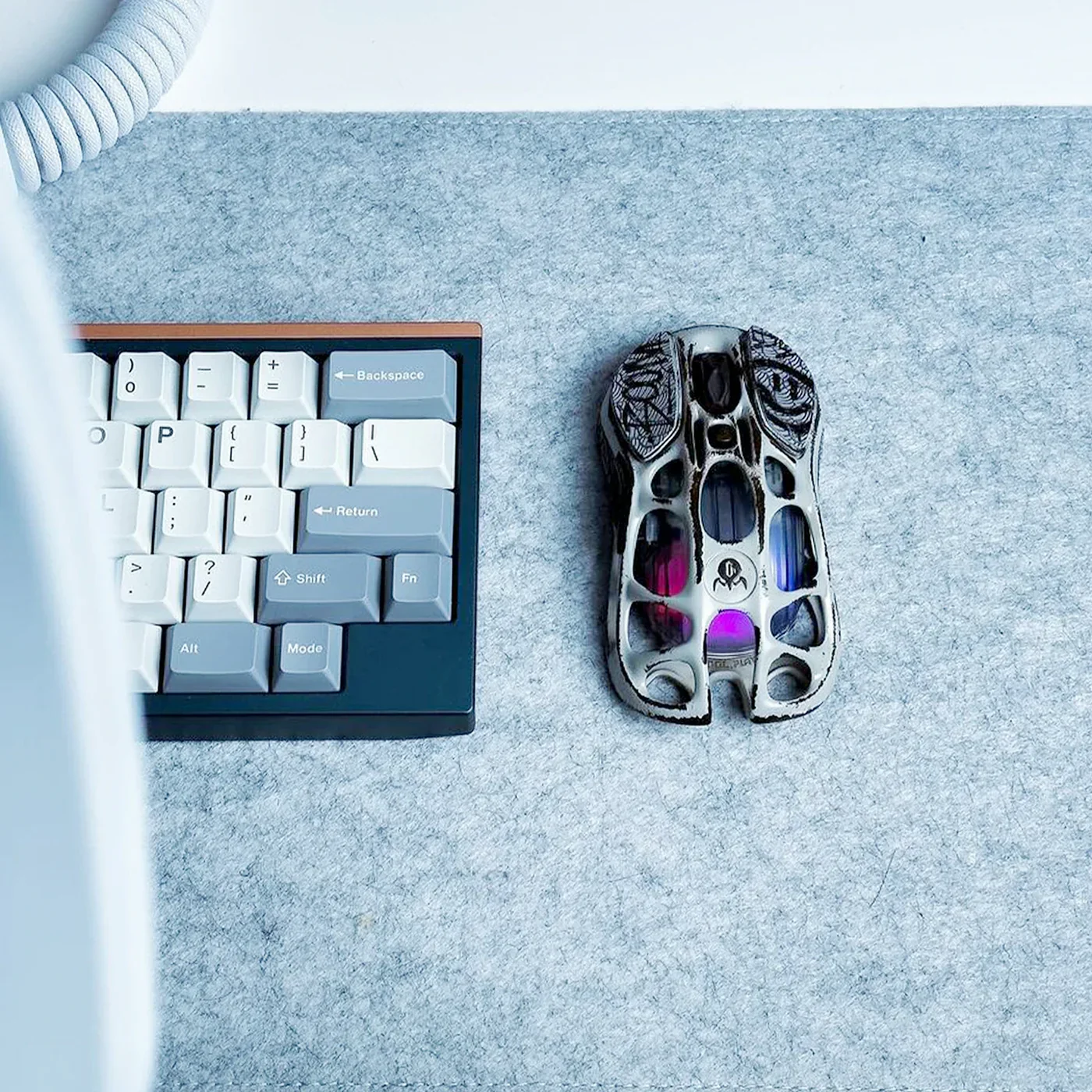 GravaStar Mercury M1 Pro Wireless Gaming Mouse - Battle Worn Silver Mist Version with 4K Dongle - Image 4