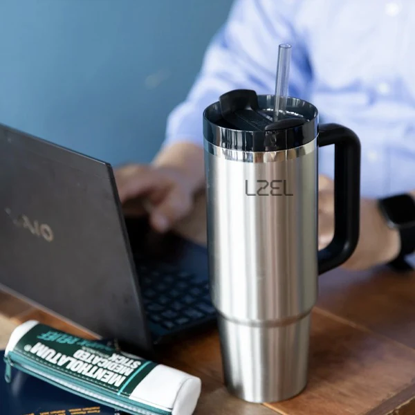 LZEL Tumbler With Handle 1100ML Aqua Pure Vacuum Insulated - Image 4
